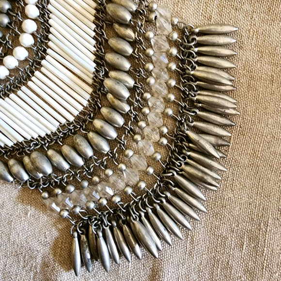 Vintage Boho White Beaded Silvertone Fringe Style Statement Necklace 12.5" - Picture 3 of 6